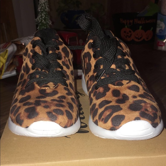 Leopard shoes - Picture 2 of 2
